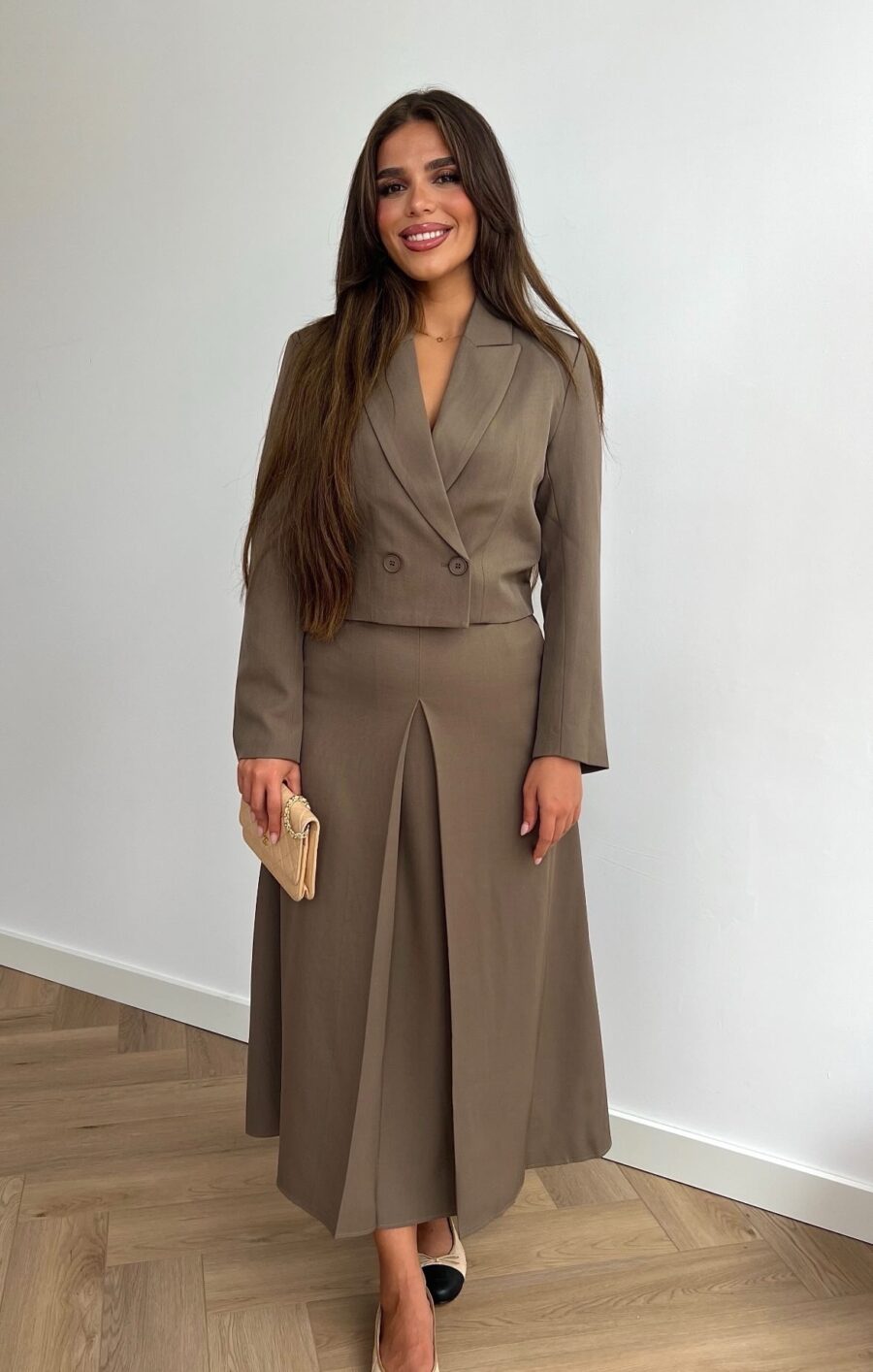 Tailored chiq blazer & skirt set – taupe
