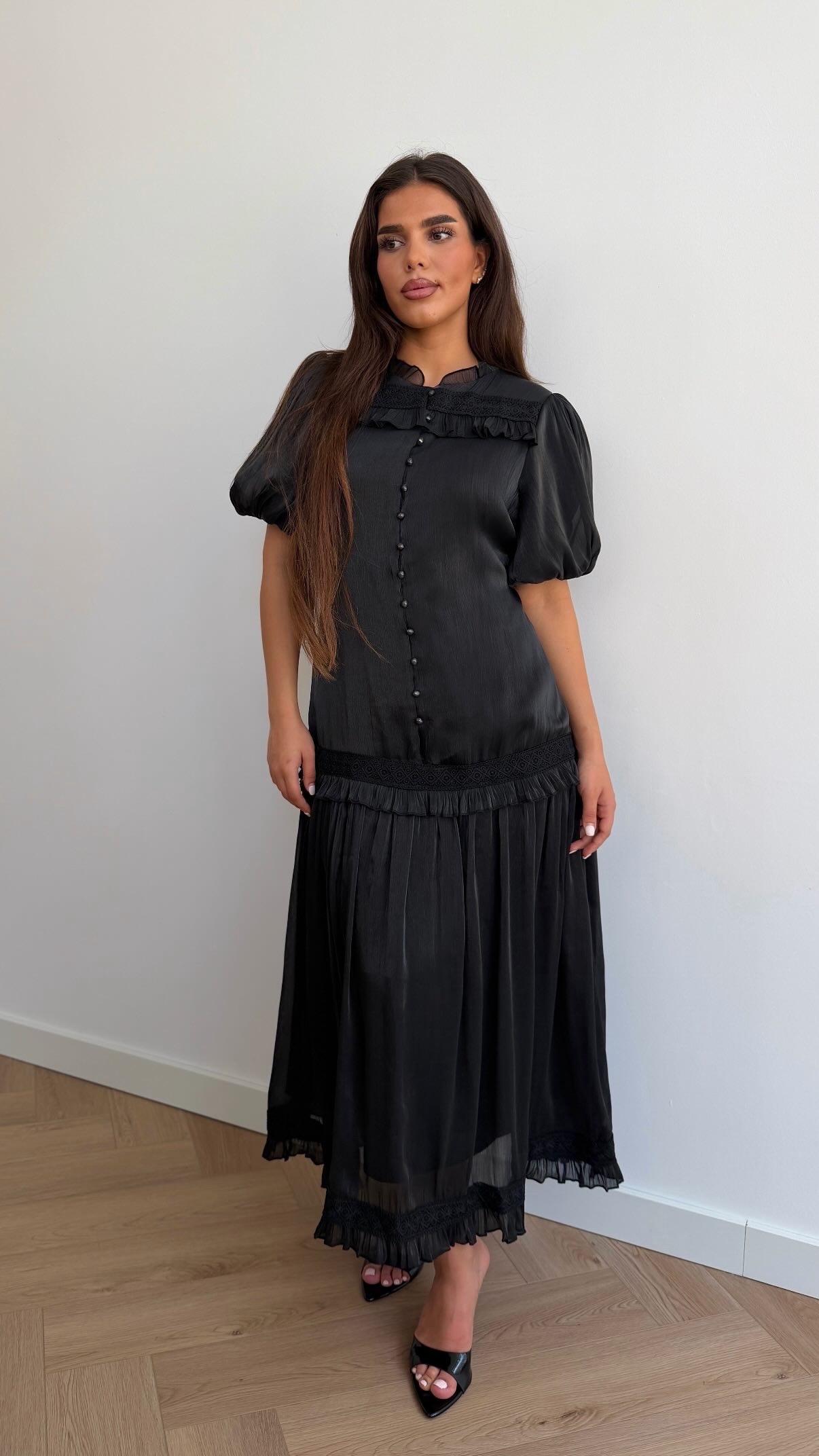 Serafina dress black