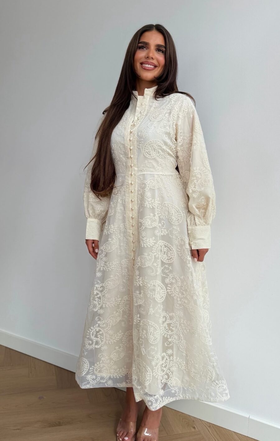Broderie dress beige