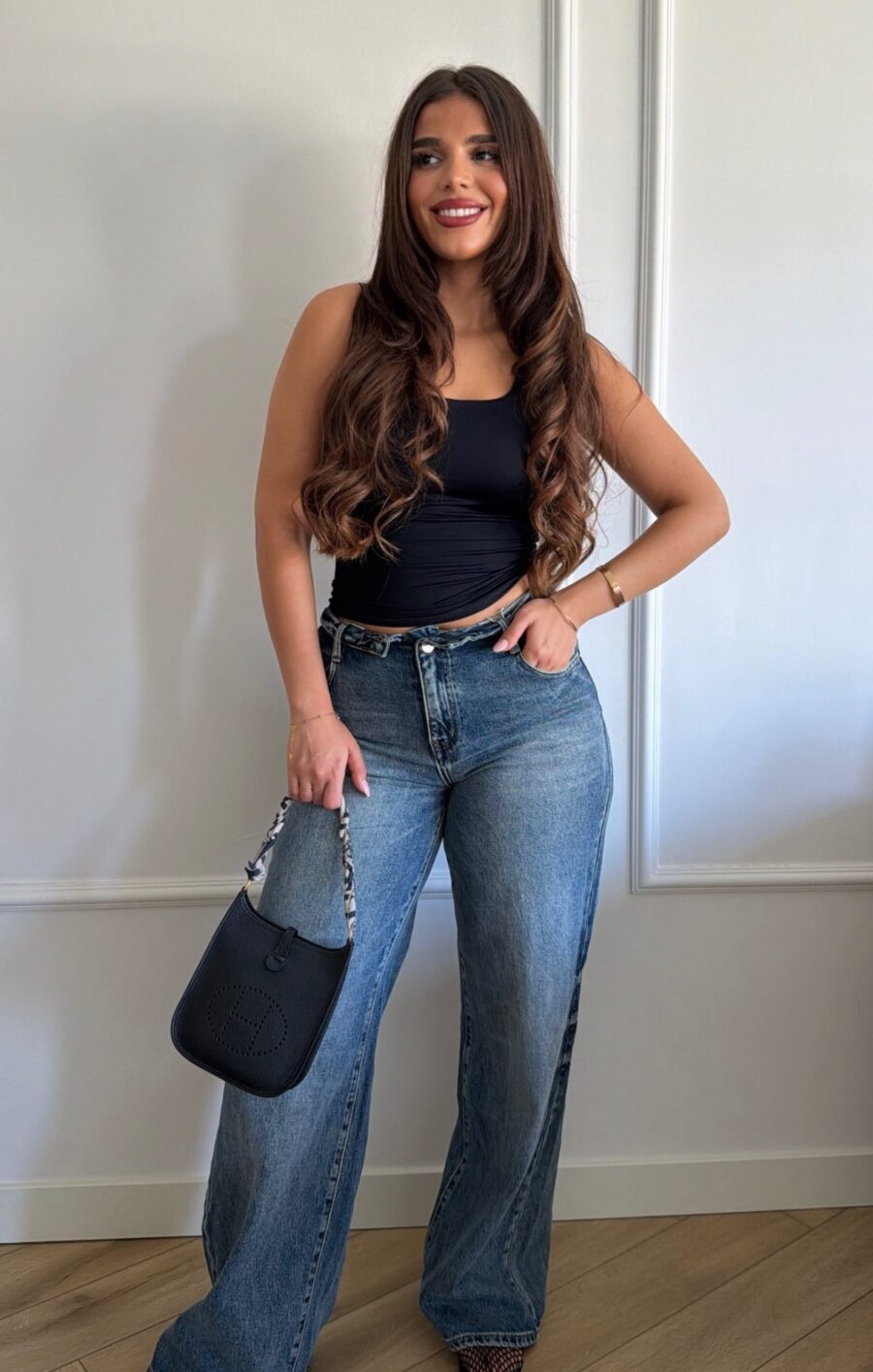 Wide leg mid jeans